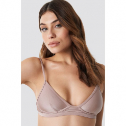 NA-KD Swimwear Góra bikini z profilowanymi miseczkami - Pink. Różowe bikini marki NA-KD Swimwear, z haftami. Za 80,95 zł.