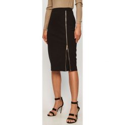 Marciano Guess - Spódnica. Czarne spódniczki damskie MARCIANO GUESS, na co dzień, z aplikacjami, z elastanu, casualowe, z podwyższonym stanem, midi, ołówkowe. Za 749,90 zł.