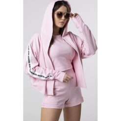 Różowa bluza. Różowe bluzy damskie Made in Poland, uniwersalny, bez wzorów, z elastanu, bez rękawów, bez kaptura. Za 149,00 zł.