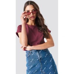 Rut&Circle Klasyczny T-shirt Ellen - Red. Zielone t-shirty damskie marki Rut&Circle, z dzianiny, z okrągłym kołnierzem. Za 80,95 zł.