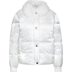 Kurtka puchowa Emporio Armani 6G2B82 2NUNZ 0101. Białe kurtki damskie Emporio Armani, bez wzorów, z puchu, bez kaptura. W wyprzedaży za 549,00 zł.