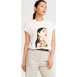 T-shirt z bawełny i modalu - Kremowy. Białe t-shirty damskie Reserved, s, bez wzorów, z bawełny, bez kołnierzyka. Za 69,99 zł.