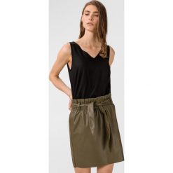 Vero Moda Oksana Dolca Top Czarny. Czarne podkoszulki damskie Vero Moda, l, bez wzorów, z wiskozy, bez rękawów. Za 109,95 zł.