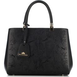 Torebka damska. Czarne kuferki damskie Wittchen, w paski, ze skóry, eleganckie, z haftem. W wyprzedaży za 399,90 zł.