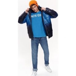 KURTKA DWUSTRONNA Z KAPTUREM. Niebieskie kurtki męskie Top Secret, na lato, xxl, bez wzorów, eleganckie, krótkie, z kapturem. W wyprzedaży za 109,99 zł.