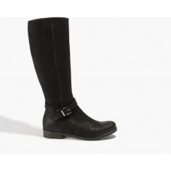 Buty zimowe damskie: Czarne kozaki z klamerką
