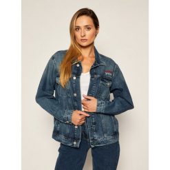Kurtka jeansowa Tommy Jeans Trucker DW0DW08419. Niebieskie kurtki damskie Tommy Jeans, l, bez wzorów, z jeansu, bez kaptura. Za 579,00 zł.