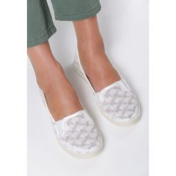 Białe Tenisówki Come Get It. Białe trampki i tenisówki damskie Renee, bez wzorów, bez zapięcia. Za 29,99 zł.