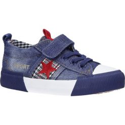 Granatowe trampki jeansowe z gwiazdą casu b6033. Trampki chłopięce Casu, bez wzorów, z jeansu, bez zapięcia. Za 49,99 zł.