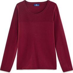 Sweter w kolorze bordowym. Czerwone swetry damskie TBS, z haftami, z bawełny, klasyczne, bez rękawów, bez kaptura. W wyprzedaży za 87,95 zł.