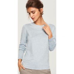 Sweter z perełkami - Niebieski. Niebieskie swetry klasyczne damskie Reserved, l. Za 69,99 zł.
