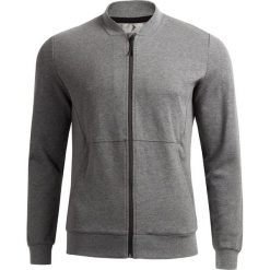 Bluza męska BLM604 - średni szary melanż - Outhorn. Szare bluzy męskie Outhorn, m, bez wzorów, z bawełny, ze stójką, bez rękawów, bez kaptura. W wyprzedaży za 89,99 zł.