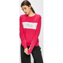 Fila - Bluza. Czerwone bluzy damskie Fila, s, z nadrukiem, z bawełny, bez rękawów, bez kaptura. W wyprzedaży za 139,90 zł.