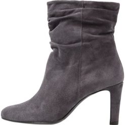 Högl Botki dark grey. Szare botki damskie na zamek HÖGL, z materiału, klasyczne. Za 699,00 zł.