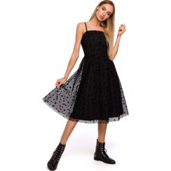 Sukienka tiulowa midi czarna - s. Czarne sukienki damskie e-margeritka.pl, s, bez wzorów, z poliesteru, eleganckie, bez kołnierzyka, bez rękawów, midi, rozkloszowane. Za 184,99 zł.