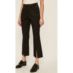 Pepe Jeans - Spodnie Nora. Czarne spodnie damskie Pepe Jeans, z elastanu. W wyprzedaży za 269,90 zł.