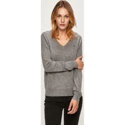 Calvin Klein - Sweter. Szare swetry damskie Calvin Klein, s, bez wzorów, z wełny, bez rękawów, bez kaptura. W wyprzedaży za 319,90 zł.