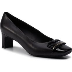 Półbuty GEOX - D Vivyanne M. A D94BAA 0KF66 C9999 Black. Czarne czółenka damskie Geox, na co dzień, bez wzorów, ze skóry, bez obcasa, na obcasie, bez zapięcia. W wyprzedaży za 419,00 zł.