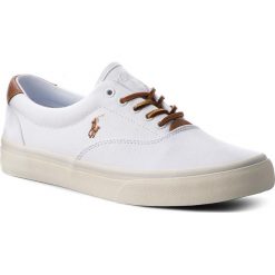 Tenisówki POLO RALPH LAUREN - Thorton 816713107002 White. Białe półbuty męskie Polo Ralph Lauren, na co dzień, bez wzorów, z gumy, bez zapięcia. W wyprzedaży za 239,00 zł.