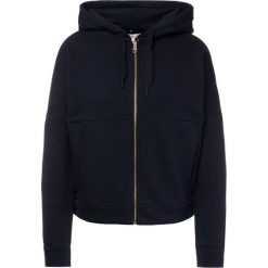 Bluza TOMMY HILFIGER WW0WW25652. Szare bluzy damskie TOMMY HILFIGER, m, bez wzorów, z bawełny, bez rękawów, bez kaptura. W wyprzedaży za 299,00 zł.