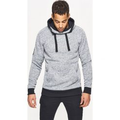 Sweter o kroju bluzy - Jasny szary. Szare swetry klasyczne męskie Cropp, l. Za 89,99 zł.