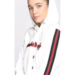 Biała Bluza Peace. Białe bluzy rozpinane damskie Born2be, l. Za 64,99 zł.