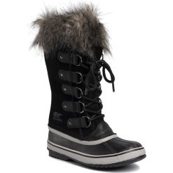 Śniegowce SOREL - Joan Of Arctic NL3481 Black/Quarry 010. Czarne kozaki damskie Sorel, na zimę, z zamszu, na niskim obcasie, bez zapięcia. W wyprzedaży za 599,00 zł.
