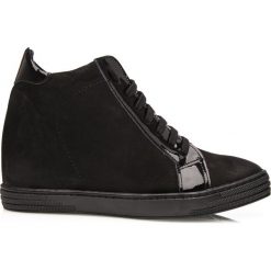 SNEAKERSY CZARNY NA UKRYTEJ KOTURNIE. Czarne trampki i tenisówki damskie Arturo Vicci, ze skóry. Za 199,50 zł.