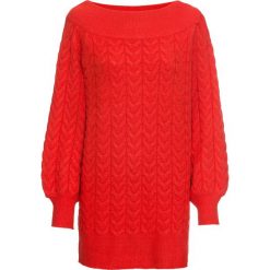 Długi sweter z dekoltem "carmen" bonprix truskawkowy. Czerwone swetry damskie bonprix, bez wzorów, z dzianiny, z długim rękawem, długie, bez kaptura. Za 54,99 zł.