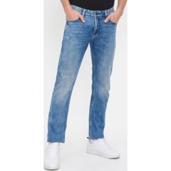 Jeansy regular fit - Niebieski. Niebieskie jeansy męskie House, m, bez wzorów. Za 139,99 zł.