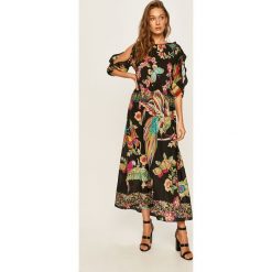 Red Valentino - Sukienka. Czarne sukienki damskie Red Valentino, na co dzień, w kwiaty, z jedwabiu, casualowe, z okrągłym kołnierzem, z krótkim rękawem, krótkie, mini, proste. Za 3999,00 zł.