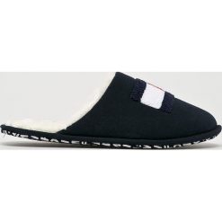 Tommy Hilfiger - Kapcie. Szare kapcie damskie TOMMY HILFIGER, z materiału. Za 269,90 zł.