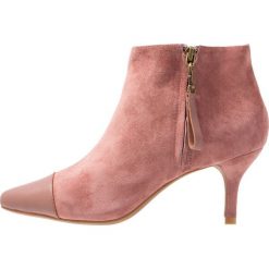 Shoe The Bear AGNETE MIX Ankle boot dark blush. Czerwone botki damskie skórzane marki Shoe The Bear. Za 669,00 zł.