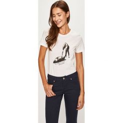 Only - T-shirt. Białe bluzki damskie ONLY, s, z aplikacjami, z bawełny, z okrągłym kołnierzem. W wyprzedaży za 49,90 zł.