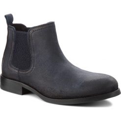 Sztyblety TOMMY JEANS - Casual Chelsea Suede EM0EM00142 Ink 006. Niebieskie sztyblety męskie Tommy Jeans, z jeansu, bez zapięcia. W wyprzedaży za 419,00 zł.