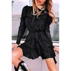 Sukienka KORNELA BLACK. Czarne sukienki damskie IVET, na co dzień, z aplikacjami, eleganckie, z klasycznym kołnierzykiem, z długim rękawem, długie, mini. W wyprzedaży za 79,00 zł.