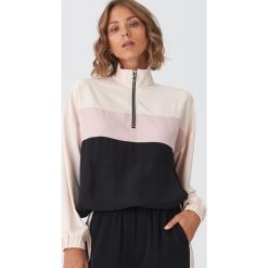 Bluzka w sportowym stylu - Wielobarwny. Bluzki sportowe damskie House, s, bez wzorów, bez kołnierzyka, bez rękawów, bez kaptura. Za 89,99 zł.