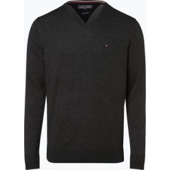 Tommy Hilfiger - Sweter męski z dodatkiem jedwabiu, szary. Szare swetry męskie marki TOMMY HILFIGER, xl, bez wzorów, z dzianiny, bez kołnierzyka, bez kaptura. Za 449,95 zł.