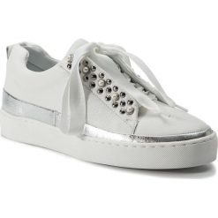 Sneakersy QUAZI - QZ-21-02-000168 124. Białe półbuty damskie QUAZI, na co dzień, z aplikacjami, ze skóry, bez obcasa, na płaskiej podeszwie, bez zapięcia. W wyprzedaży za 229,00 zł.