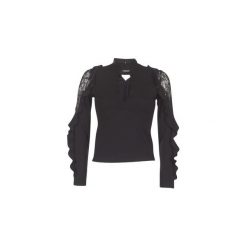 Bluzki Guess DROSCAD. Czarne bluzki damskie Guess, l, z aplikacjami. Za 247,20 zł.