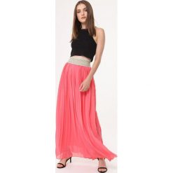 Ciemnoróżowa Spódnica Beholder. Różowe spódniczki damskie Born2be, na co dzień, s, z aplikacjami, eleganckie, maxi, proste. Za 49,99 zł.