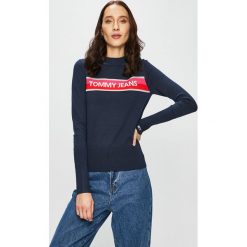 Tommy Jeans - Sweter. Niebieskie swetry damskie marki Tommy Jeans, s, bez wzorów, z poliesteru, z krótkim rękawem, krótkie, bez kaptura. Za 449,90 zł.