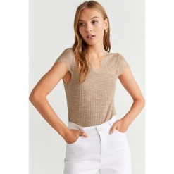 Mango - T-shirt Blondi. Bluzki damskie Mango, s, z aplikacjami, z poliesteru, casualowe, bez kołnierzyka. Za 79,90 zł.
