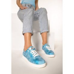 Niebieskie Buty Sportowe Dutch Girl. Niebieskie buty sportowe damskie Born2be, bez wzorów, sportowe. W wyprzedaży za 39,99 zł.
