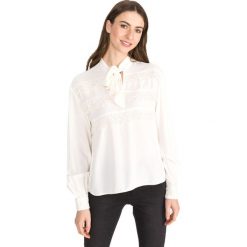 Vero Moda Mimmi Bluzka Biały. Białe bluzki damskie Vero Moda, xs, w koronkowe wzory, z wiskozy, bez kołnierzyka, bez rękawów. Za 175,95 zł.