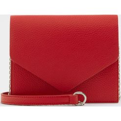 Torebka na ramię basic. Różowe torebki klasyczne damskie Pull&Bear, bez wzorów, na ramię, bez dodatków. Za 59,90 zł.