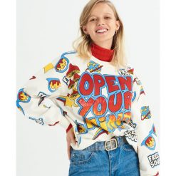 Bluza z kolorowym nadrukiem all over - Kremowy. Białe bluzy rozpinane damskie Sinsay, l, w kolorowe wzory. Za 49,99 zł.