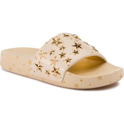 Klapki TORY BURCH - Star Slide 52143 New Cream/Gold 101. Brązowe klapki damskie Tory Burch, bez wzorów, ze skóry, bez obcasa. W wyprzedaży za 459,00 zł.