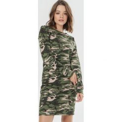 Ciemnozielona Sukienka Charnore. Zielone sukienki damskie Born2be, xl, bez wzorów, z dzianiny, bez kołnierzyka, bez rękawów. Za 69,99 zł.