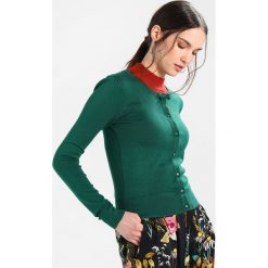 Swetry damskie: Louche IRIS BOW Kardigan dark green